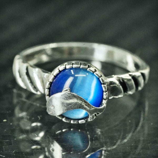 size 8, vintage sterling silver 925 handmade dolphin ring with blue cats eye, stamped 925