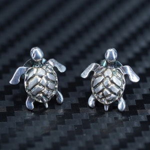 Vintage sterling silver 925 sea turtle studs earrings, stamped 925
