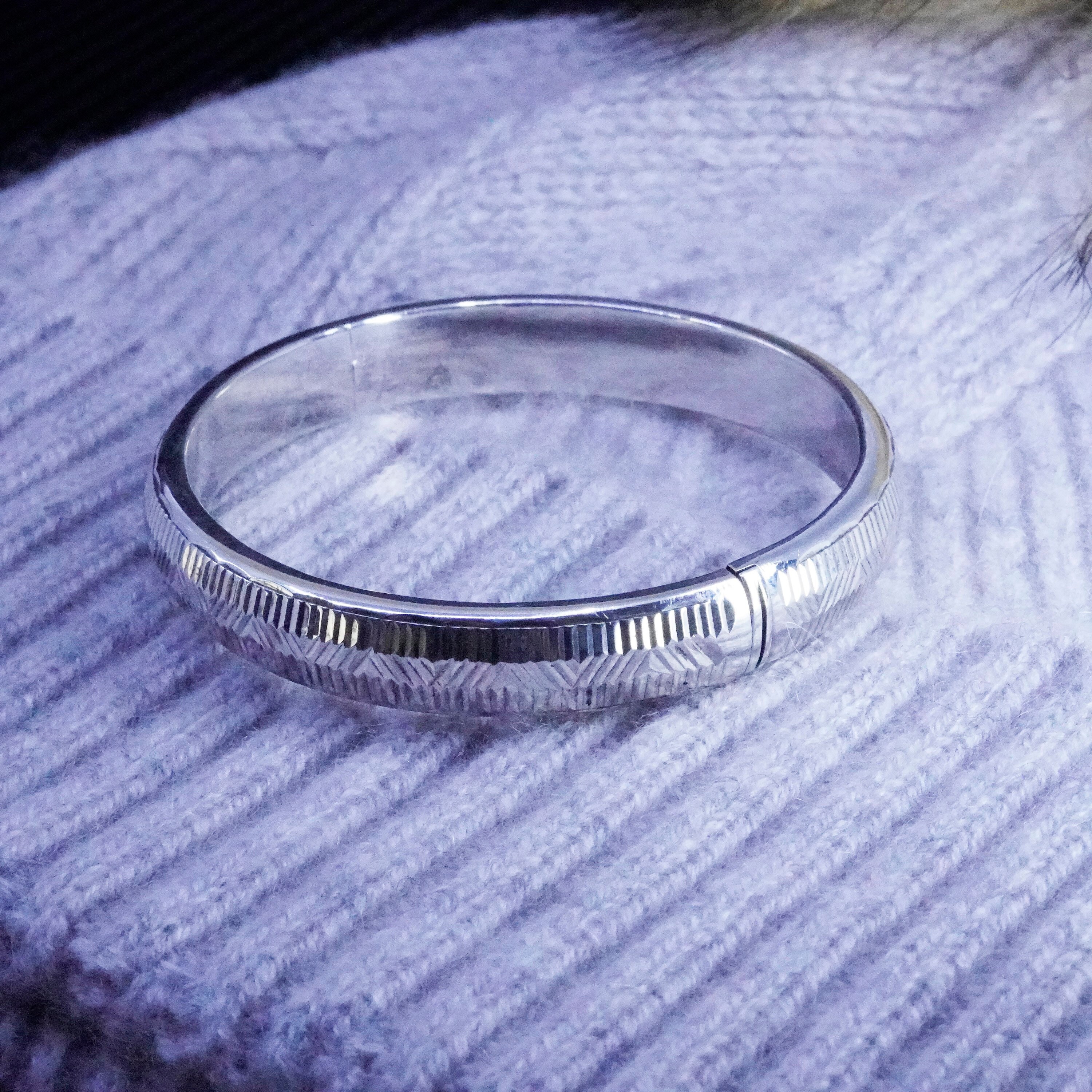 7.25”, Vintage Italian Sterling Silver 925 Hinged Textured