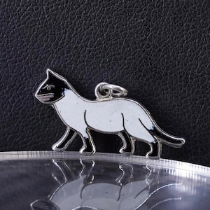 Vintage sterling silver 925 handmade American cat pendant with enamel inlay, stamped Sterling