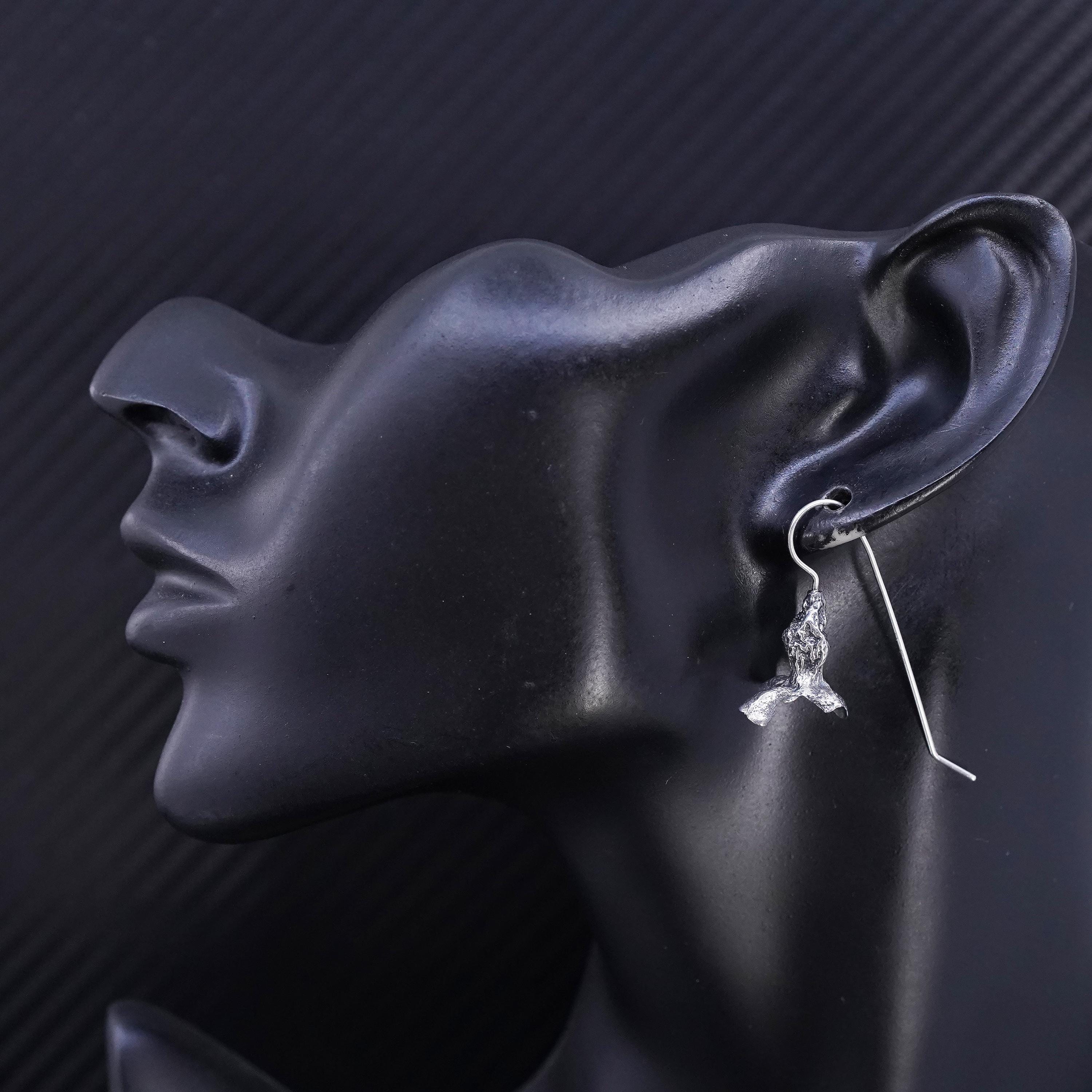 Orecchini a bottone in argento sterling con giglio, delicati fiori