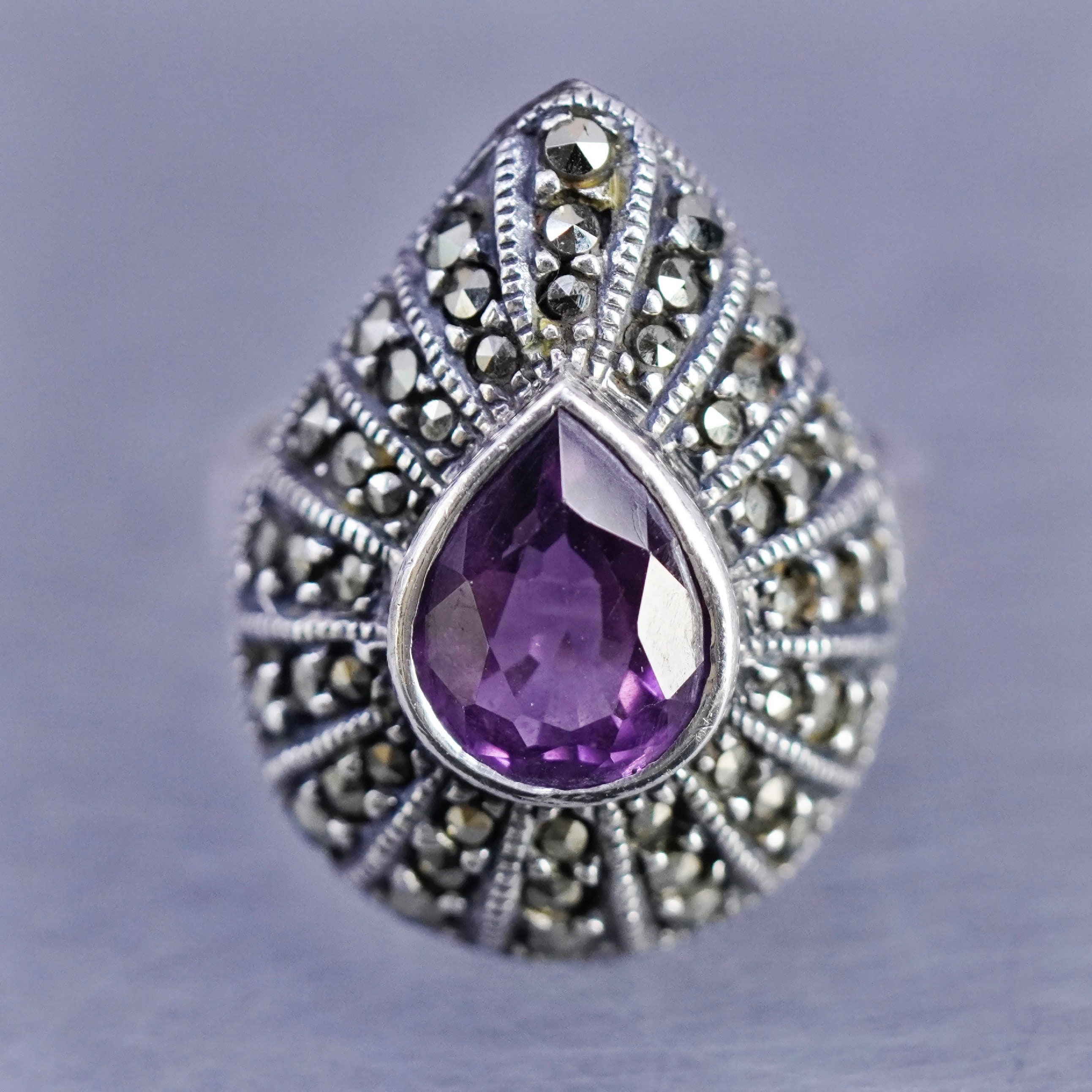 Größe 7.25, Vintage Judith Jack Sterling Silber 925 Statement Tropfen Ring mit Amethyst Cluster Marcasite, gestempelt 925 JJ