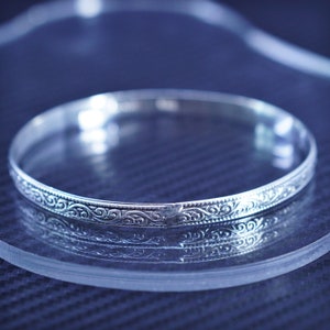 8.25”, vintage Mexican sterling silver 925 textured bangle, stackable bracelet, stamped 925 Mexico TV-85
