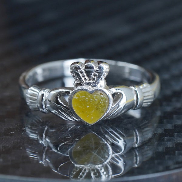 Size 8.5, SW Ireland sterling silver 925 connemara marble claddagh friendship ring, stamped 925 Ireland