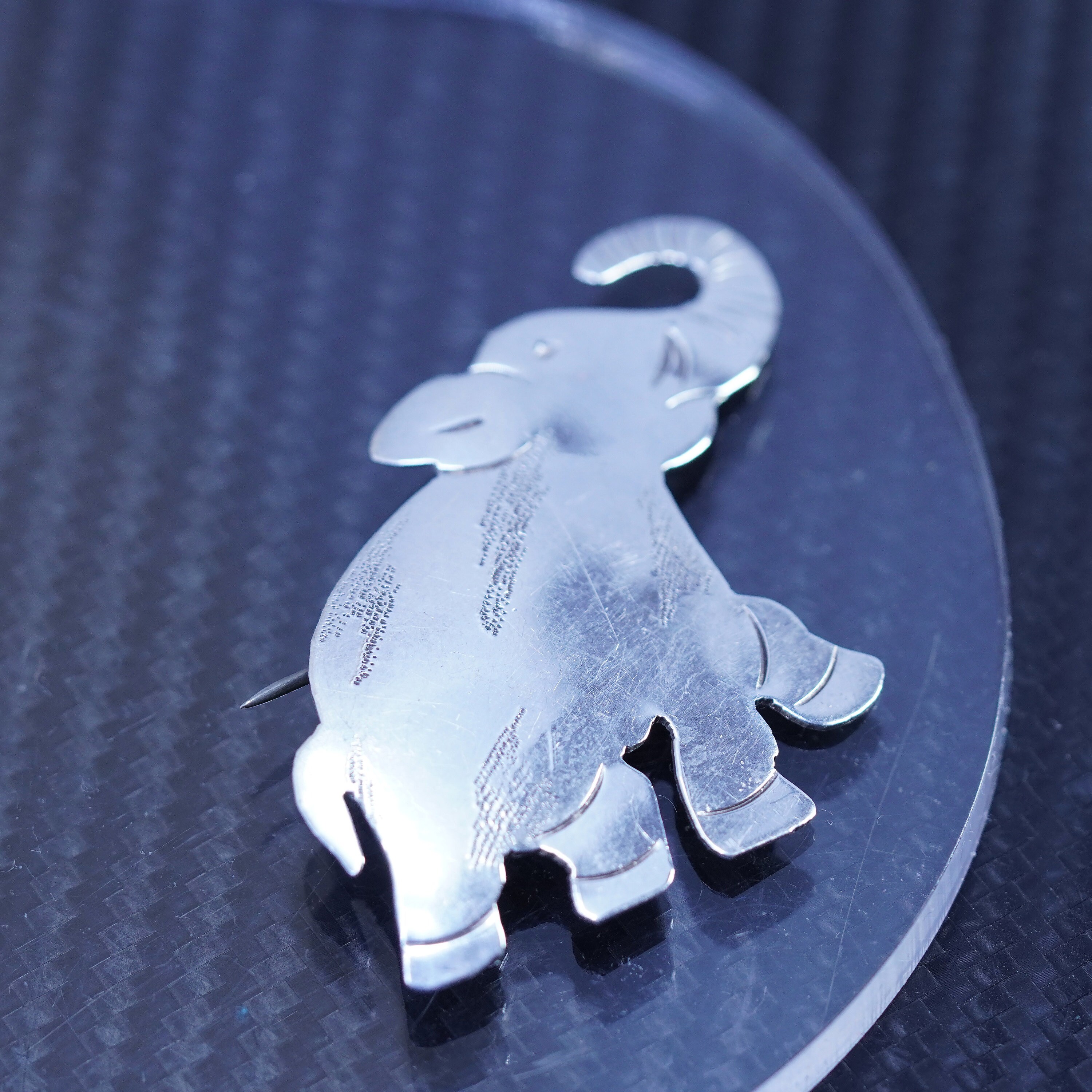 Broche éléphant Shalala En Métal Argenté - Bijou Fantaisie Neuf Avec étiquette