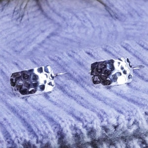 Vintage W0991 Retired Silpada Sterling 925 Silver Hammered rectangular Earrings, stamped 925