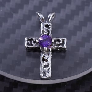 Vintage sterling silver 925 cross pendant with purple amethyst, stamped 925
