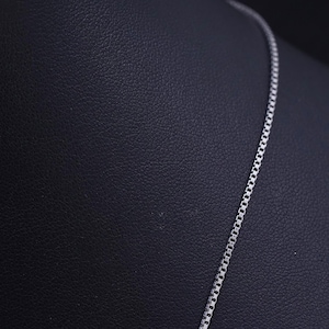 20 ”1,4 mm, Vintage italienische Sterlingsilber 925 Box-Kettenhalskette, gestempelt 925 Italien auf der Kette, der Verschluss ist nicht aus Sterlingsilber