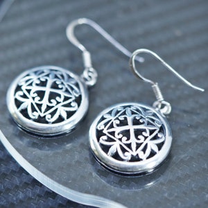 Vintage sterling silver 925 handmade earrings, circle filigree dangles, stamped 925