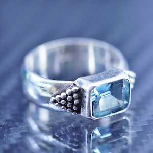 Size 5, vintage mexico sterling silver 925 handmade ring with blue topaz, stamped 925 mexico