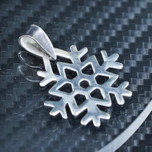 Vintage sterling silver 925 handmade filigree snowflake pendant, stamped 925