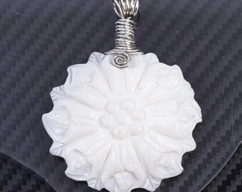 Colgante floral vintage de nácar tallado a mano en plata de ley 925, plata probada