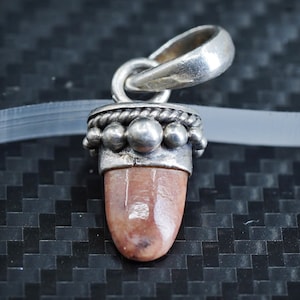 Vintage Southwestern sterling silver 925 handmade pendant with pink jasper and beads around, silver tested