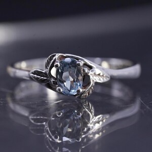 Anillo vintage de plata de ley con topacio azul, talla 9,25