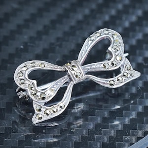Vintage sterling silver 925 handmade ribbon bow brooch with marcasite, stamped 925