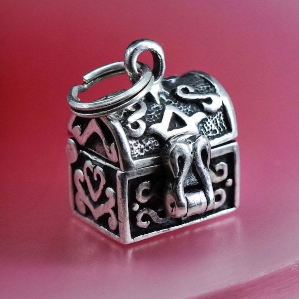 Vintage sterling silver 925 handmade chest prayer locket charm pendant, stamped 925