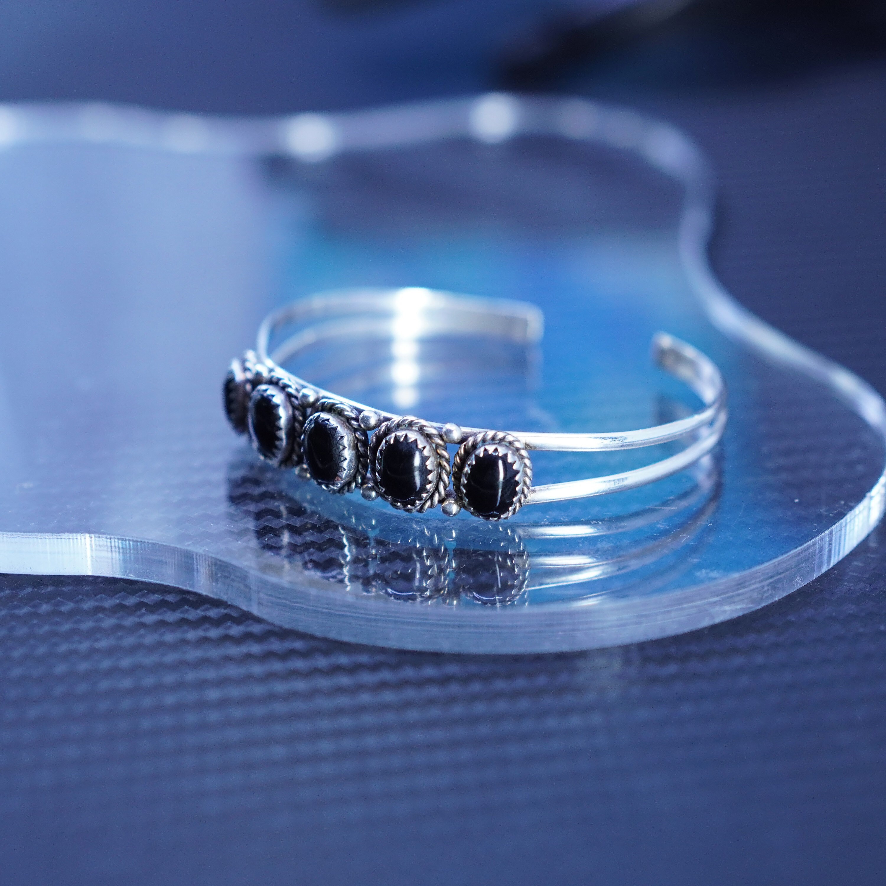 6インチ、ネイティブアメリカンのGilo & Grace Nakaiスターリング