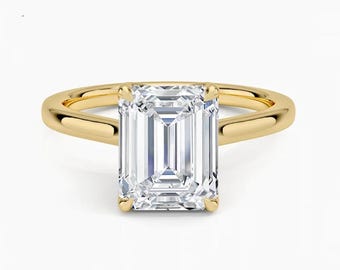 1,00 cts Emerald Cut Lab Diamond Solitaire Ring.