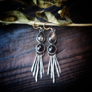 Gemstone dangle earrings • Garnet • Rose cut golden sapphire • Sterling silver • Witchy • Gothic • Moody