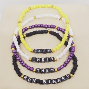Conjunto de pulseras no binarias