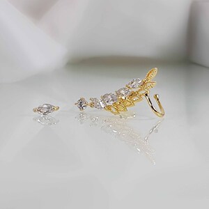 Boucles d'oreilles grimpeur dépareillées, boucles d'oreilles feuille, boucles d'oreilles feuilles d'olivier, clous d'oreilles feuille de laurier, boucles d'oreilles diamant marquise, cadeau grec pour elle image 7