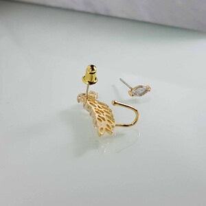 Boucles d'oreilles grimpeur dépareillées, boucles d'oreilles feuille, boucles d'oreilles feuilles d'olivier, clous d'oreilles feuille de laurier, boucles d'oreilles diamant marquise, cadeau grec pour elle image 3