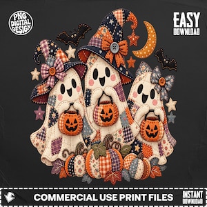 Puede incluir: Un diseño digital con tres fantasmas que llevan sombreros de bruja de patchwork y lazos, cada uno sosteniendo un cubo de calabaza. La escena incluye calabazas pequeñas, estrellas, una luna creciente y murciélagos. Texto: PNG DIGITAL DESIGN, EASY DOWNLOAD y COMMERCIAL USE PRINT FILES INSTANT DOWNLOAD.