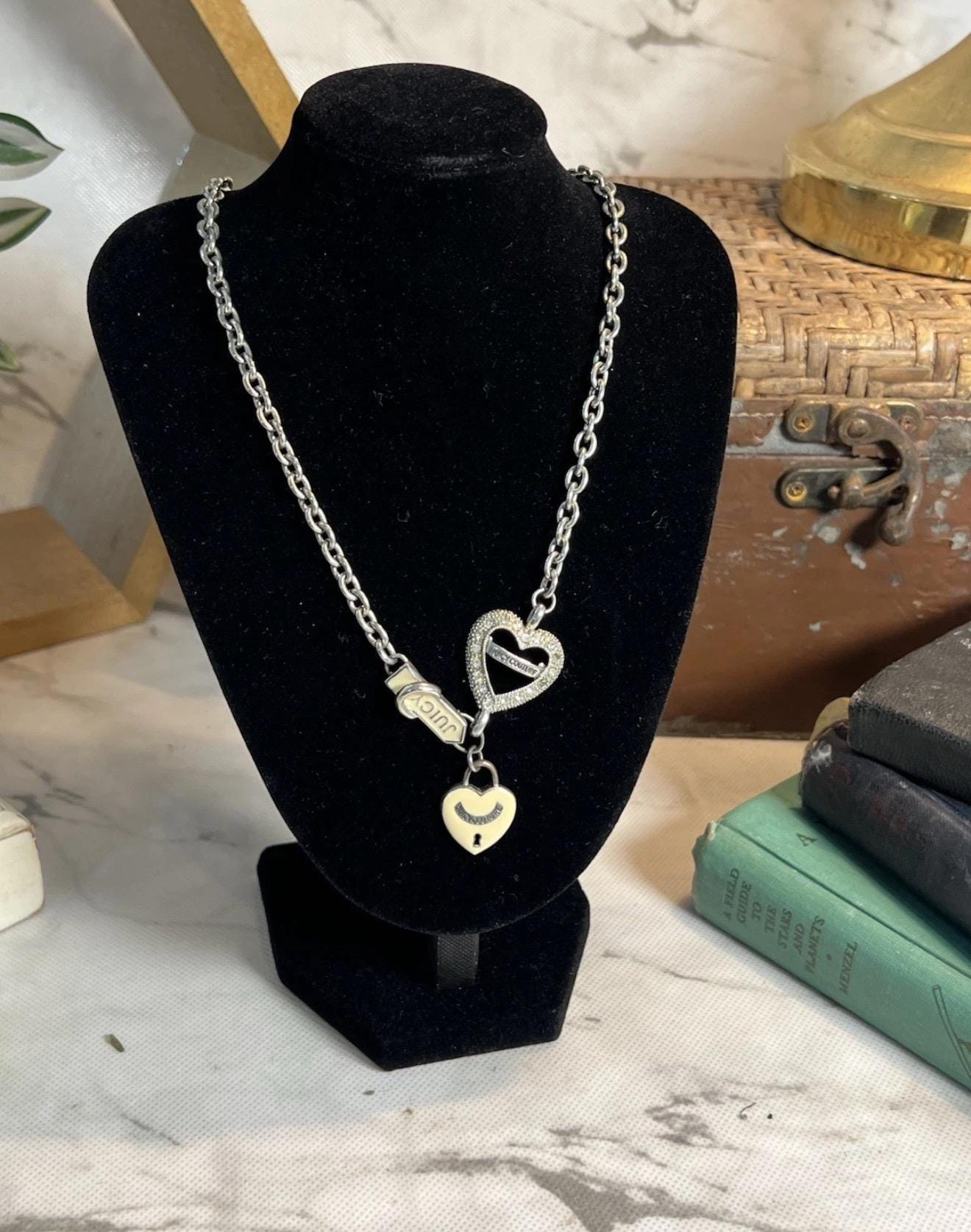 Juicy Couture シルバーハートチャーム ネックレス Vintage Juicy Couture Banner Puffy Heart Link Gold Tone