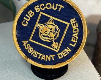 Vintage Boy Scouts of America Assistant Den Leader Adult Position Patch – Red Border BSA Uniform Emblem