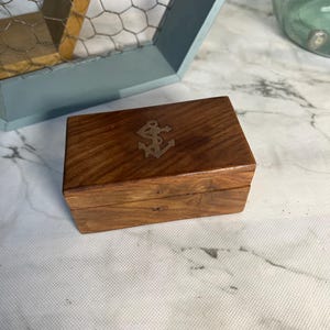 Vintage 1920 Wood Hinged Trinket Box w Brass Anchor Inlay 4.25&quot; x 2.5&quot; Green Velvet Interior