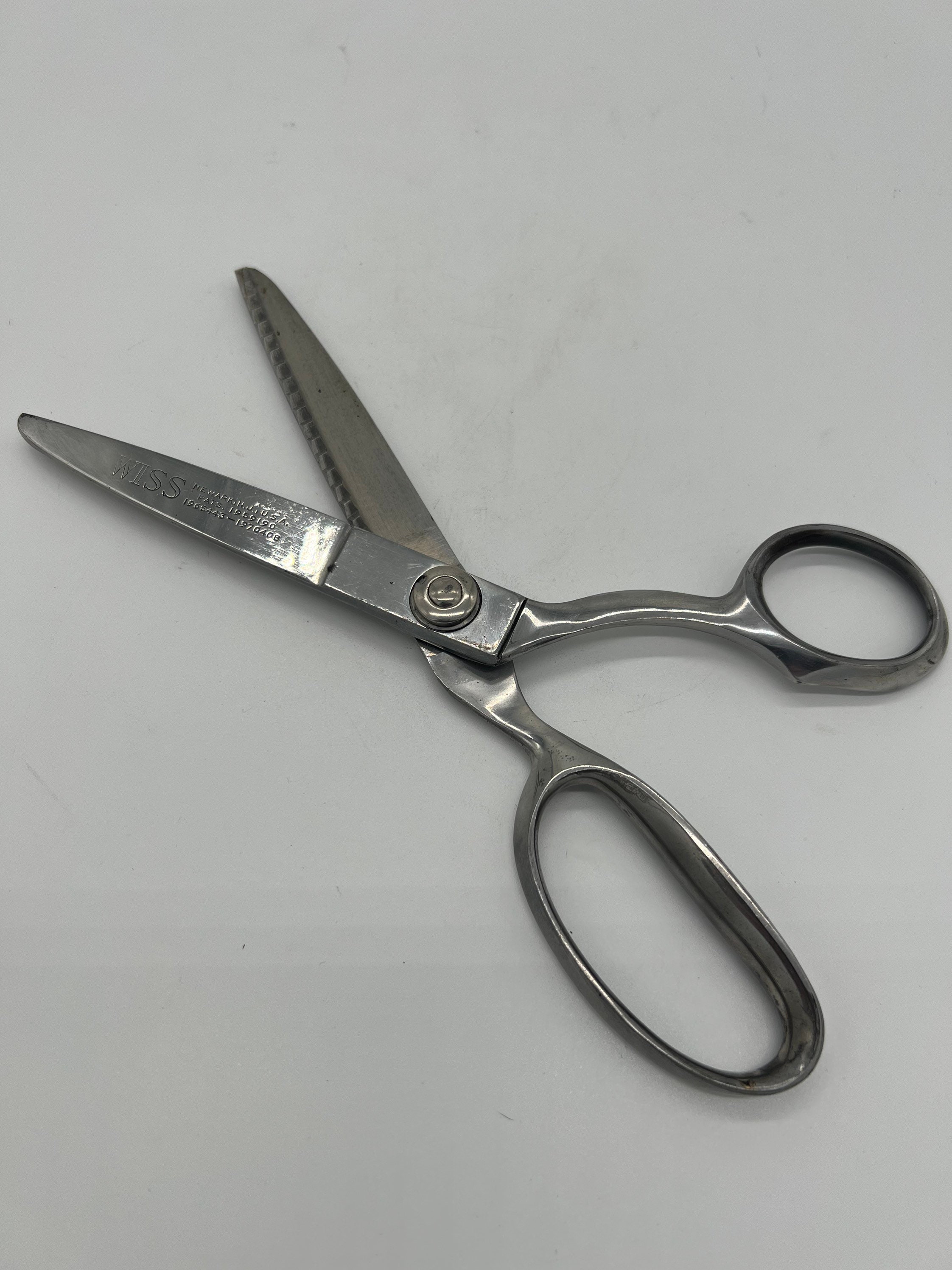 Vintage WISS CB 9 Inch Pinking Shears Industrial Sewing Fabric Scissors USA