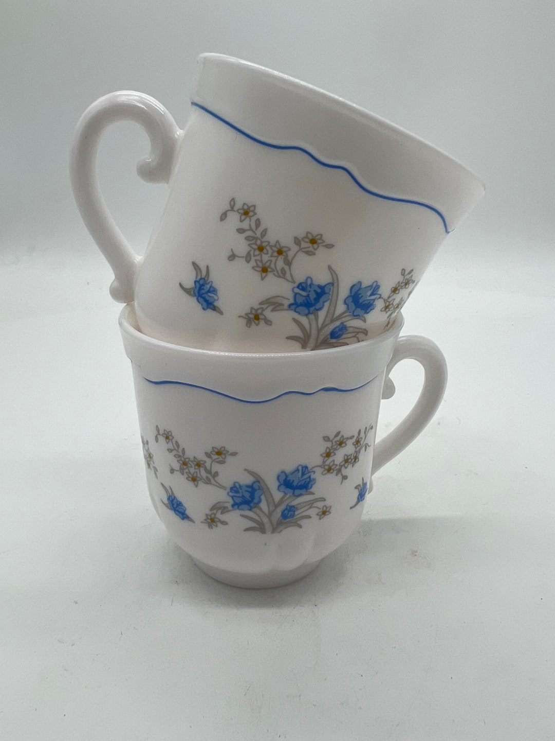 Vintage Milk Glass Tea Cups Arcopal France Romantique Blue White Floral