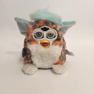 Electronics Leopard Spotted Furby Baby 1999 Tiger Electronics Original Electronic Toy, 1990s, Retro Furbies, Tiger stripes