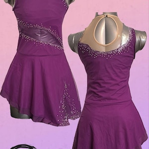 Paarse wedstrijdfiguur-/rolschaatsjurk, maat 9-11 jaar