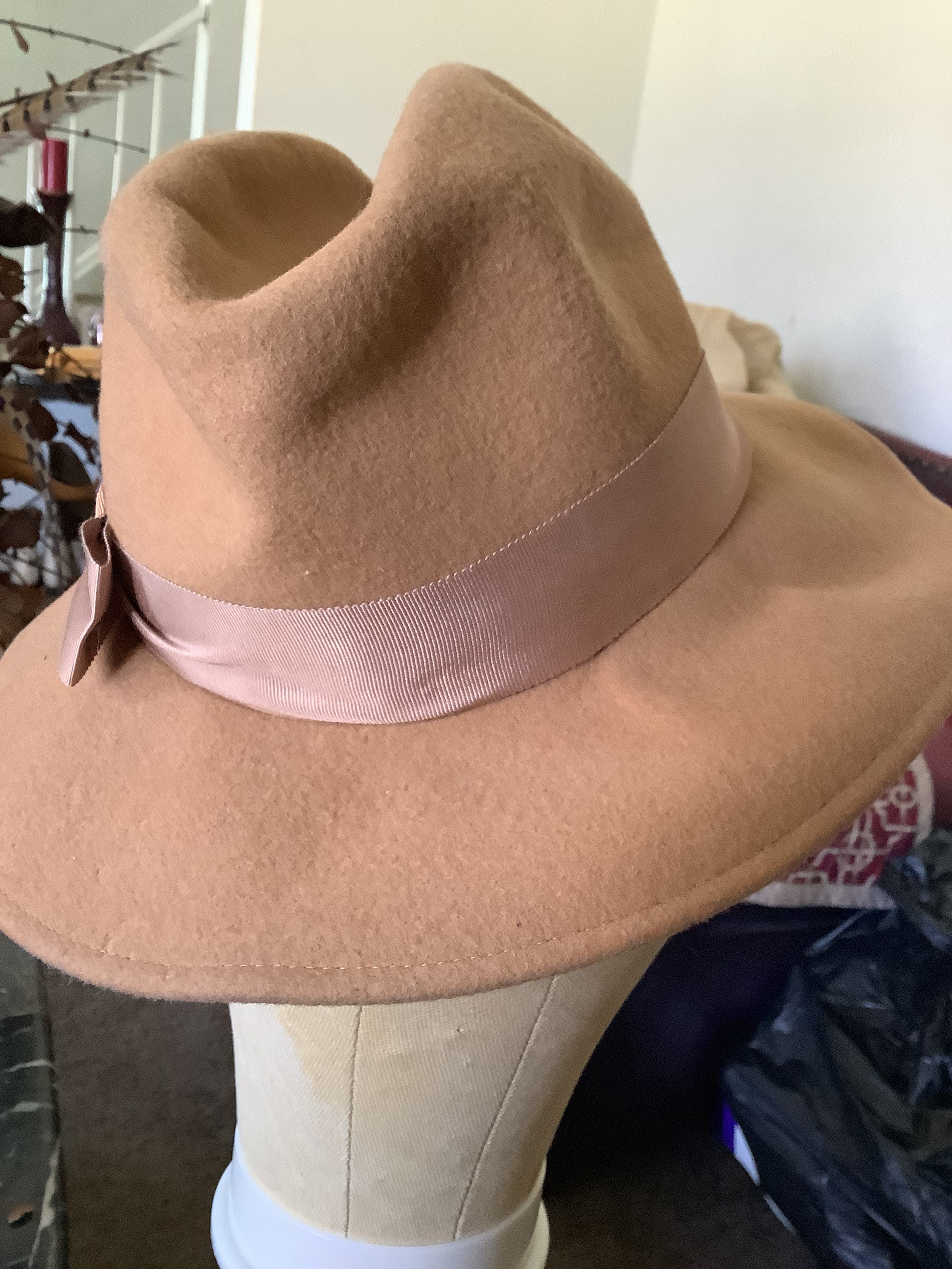 Vintage Frank olive camel women’s fedora TallyHo hat Vintage Frank Olive Tallyho camel 100% wool womens fedora hat main image 2