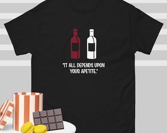 Maglietta con scritta "Wine" ispirata a "Scene da un ristorante italiano" di Billy Joel