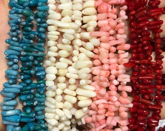 Cuentas de coral teñidas: piedras rojas, rosas y azules para hacer joyas