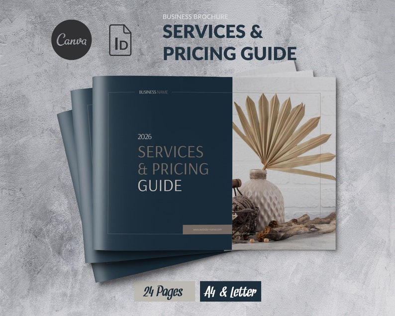 Puede incluir: Un folleto azul oscuro con el texto "BUSINESS BROCHURE" y "SERVICES & PRICING GUIDE" en blanco. El folleto est&aacute; abierto para revelar una p&aacute;gina con el texto "2026 SERVICES & PRICING GUIDE" en blanco. La otra p&aacute;gina muestra un jarr&oacute;n con una hoja de palma seca y otros elementos decorativos.