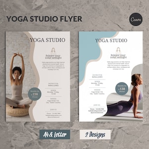 Può includere: Due volantini per uno studio di yoga con uno schema di colori blu e bianco. I volantini presentano una donna in una posa di yoga e un testo che recita "Yoga Studio" e "Libera la tua forza interiore". I volantini includono anche informazioni sull'istruttore, gli orari delle lezioni e la posizione.