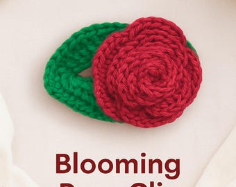 PDF-patroon voor een gehaakte haarclip met bloeiende roos, handleiding voor een rozenhaarspeld, patroon voor bloemhaaraccessoires, Engelse/Amerikaanse haaktermen