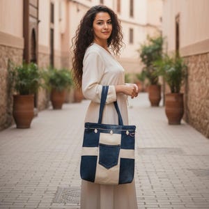 Geüpcycled denim draagtas, crème canvas patchwork, hamsa-bedel