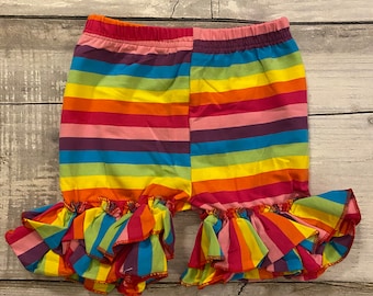 Shorts con volantes arcoíris