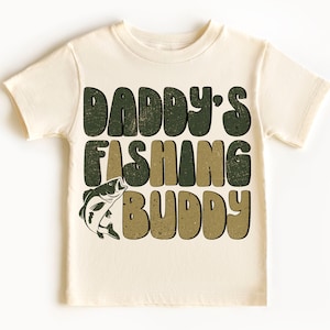 Daddy's Fishing Buddy Svg Png, camisa infantil, moletom infantil svg, download digital, arquivo cortado, sublimação, menino png, menino png