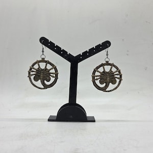 Alien Facehugger earrings, 3d printed Horror cosplay Jewellery,  sci fi costume, movie art, film lover gift idea, creepy dress earrings.