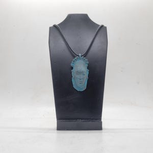 Verwitterte Bronzefarbe Königin Idia Maskenanhänger, Stammesschmuck, nigerianische Symbolhalskette, afrikanische Geschenkidee, afrikanische Maske.Afroamerikaner