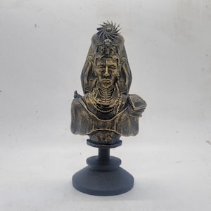 Gold coloured Akhenaten bust, 3d printed Egyptian statue, Egypt Pharaoh sculpture, Ancient Egyptian gift idea, Egyptian Pharaoh figurine,