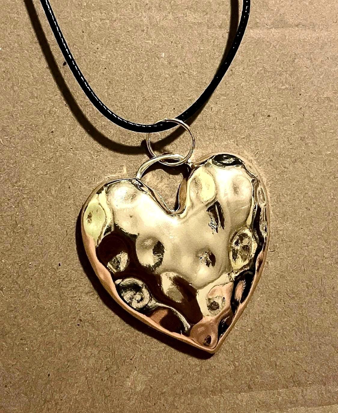 Hermoso collar de corazón gigante, color dorado (NO oro real)