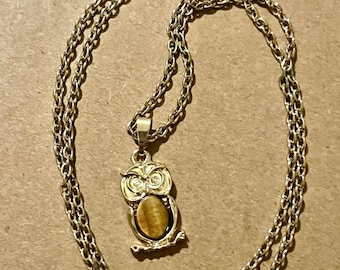 tiny dainty vintage gold-toned tiger eye owl pendant necklace