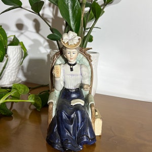 Avon Mrs Albee&#39;s Award Presidents Club Members Collectors Figurines 1984