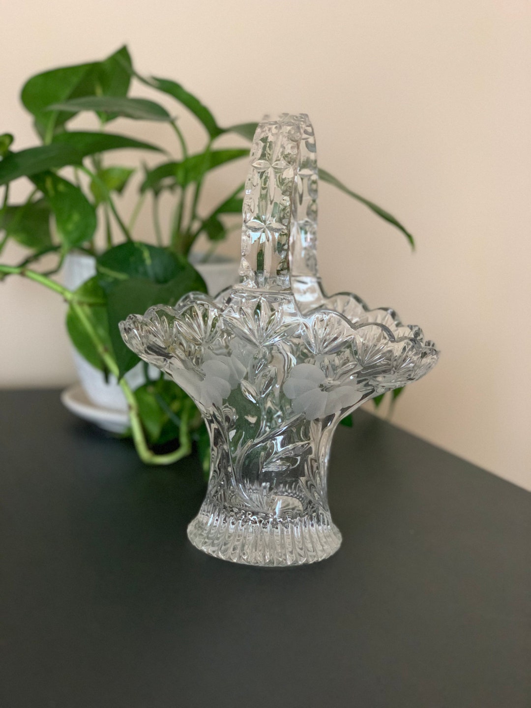 Stunning Basket princess House Crystal Basket Brand New. Etched Floral